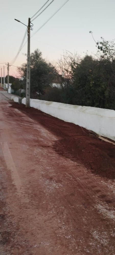 Obras no Largo da Igreja, em S. Bento e em Sta. Vitória
